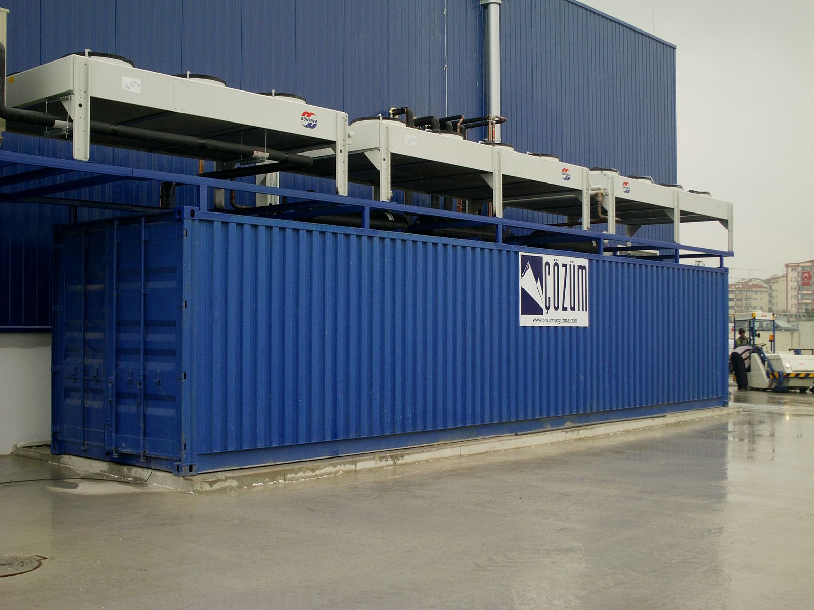 is a company specializing in the sales, design, installation and post-assembly technical services of cold storages. Its foundations were laid in 2005 in Istanbul, Turkey. Today, operating in 52 countries on 4 different continents, it is opening up to new markets every day. It realizes 70% of its annual turnover through exports. It provides services in almost every segment of the cold chain in Turkey and abroad, including the cold storage needs of many different sectors and food production processes. Our worldwide group company COZUM, which provides quality service to its customers in after-sales service with its widespread service network, brings efficiency to different sectors with its refrigeration equipment.